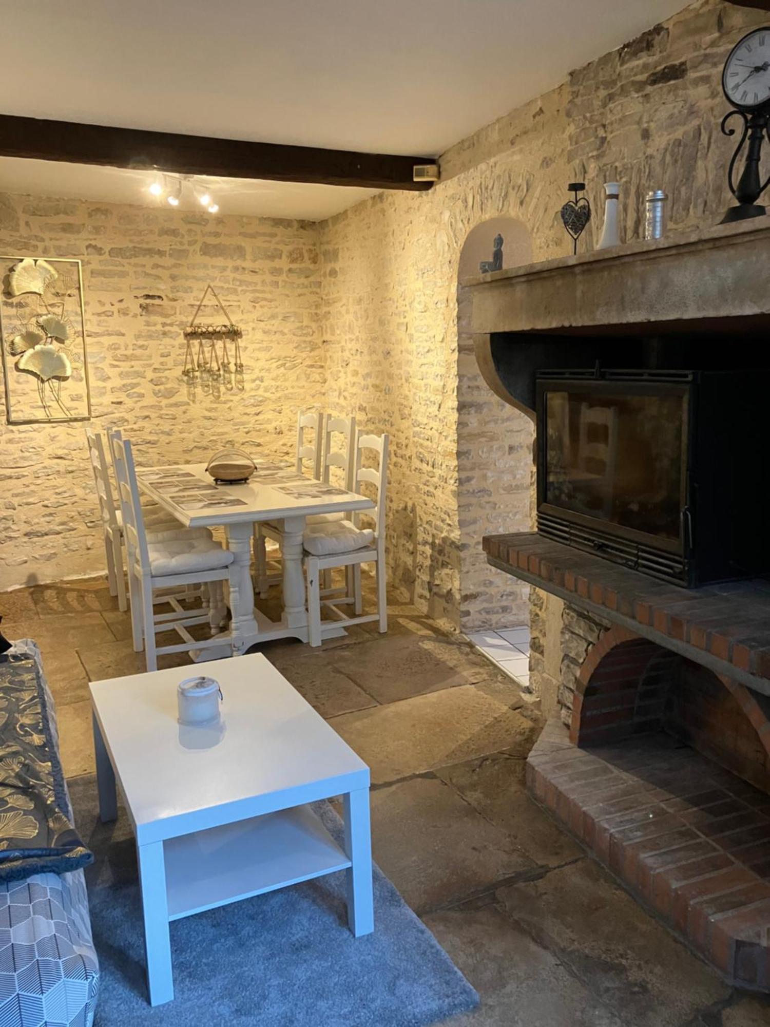 Charmante Maison En Pierres Precy-le-Sec Exterior foto